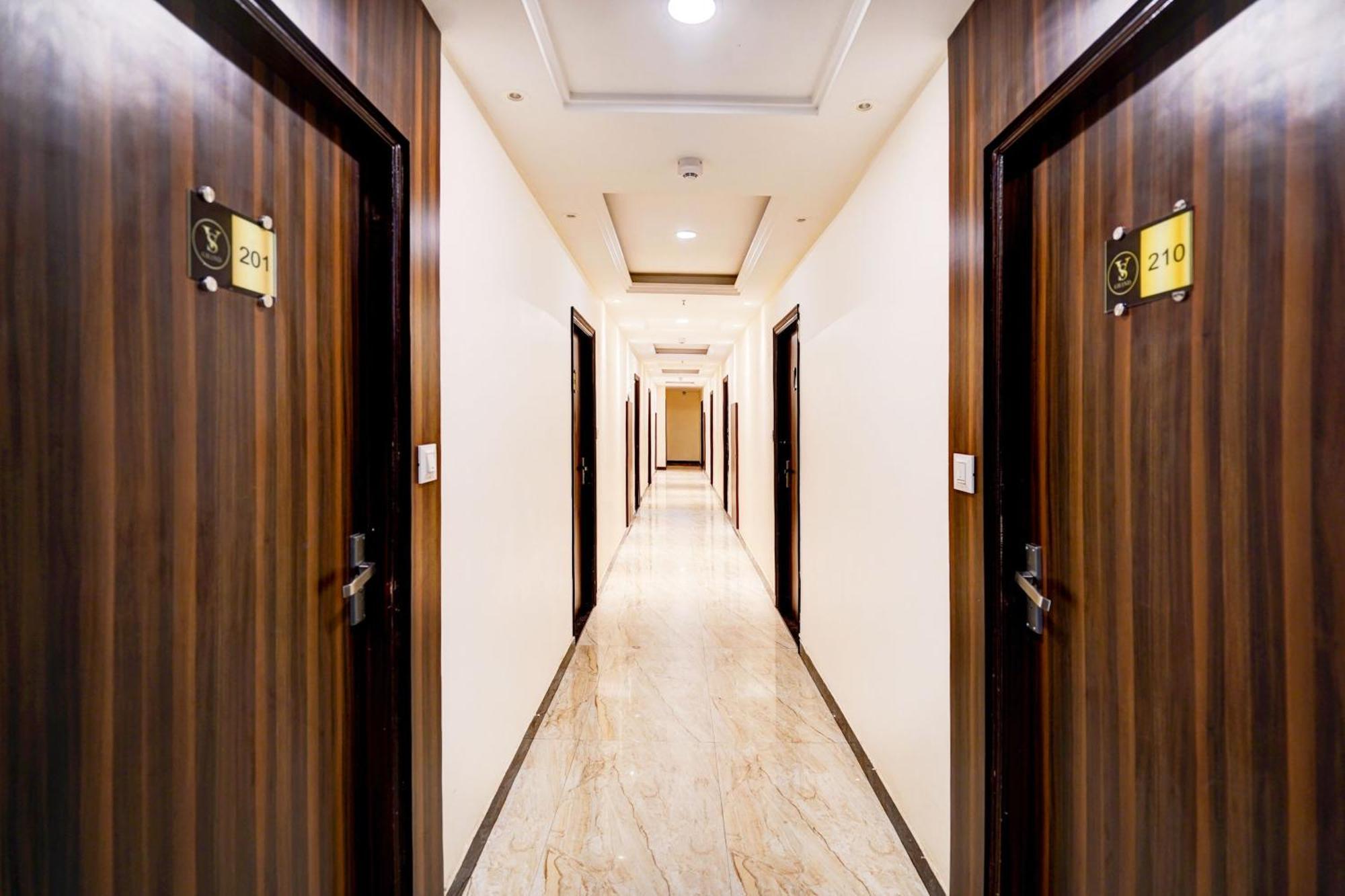 Townhouse Ram Katora Near Vishwanath Temple Formerly Sv Grand Hotel Varanasi Exterior photo