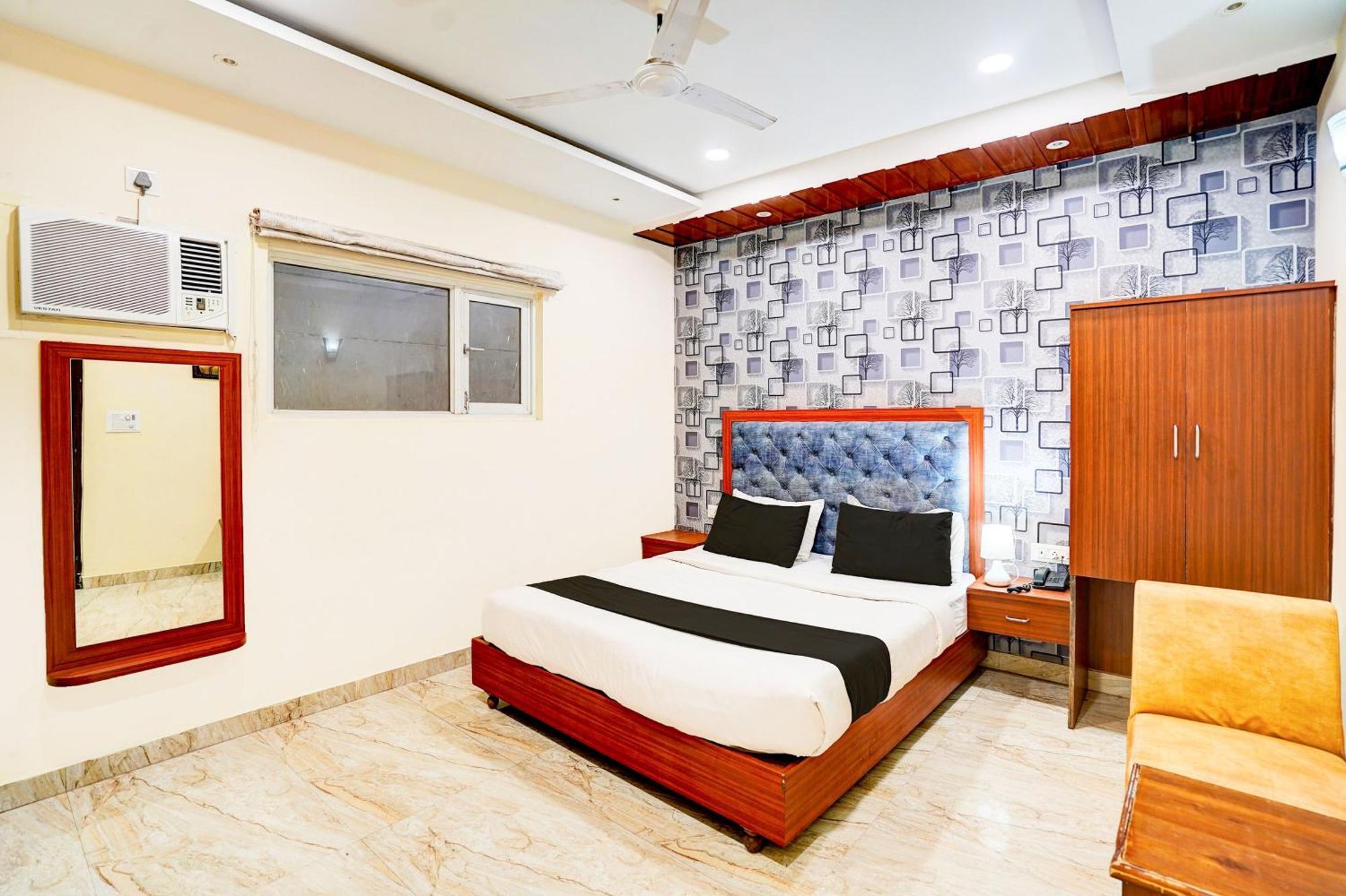 Townhouse Ram Katora Near Vishwanath Temple Formerly Sv Grand Hotel Varanasi Exterior photo